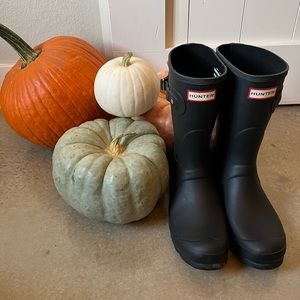 🖤HUNTER brand women’s size 9 mid calf rain boots🖤